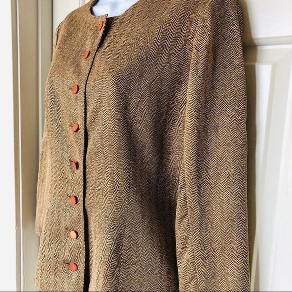 Vintage Valentino Miss V Tweed Jacket and skirt set - Picture 5 of 16